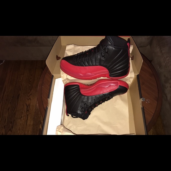 Jordan 12 - Picture 3 of 3