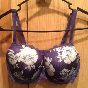 32DD floral patterned Victoria's Secret bra