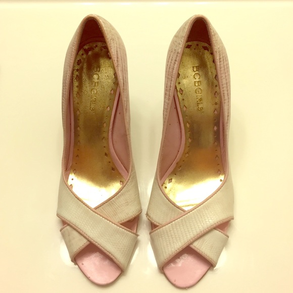BCBG Peep Toe heels