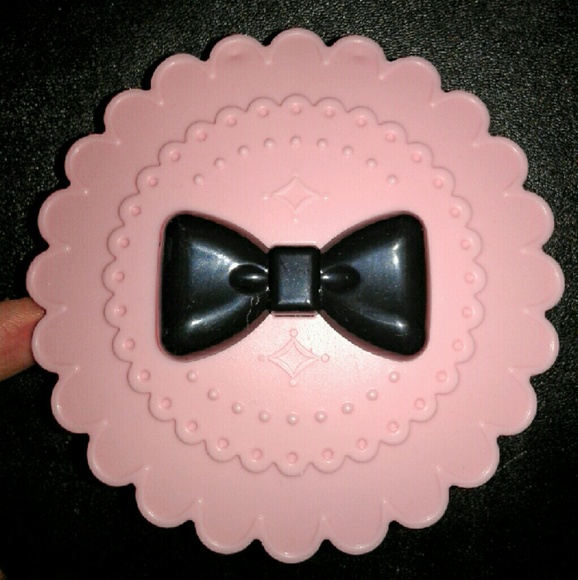 Eyelash Storage - Picture 1 of 2