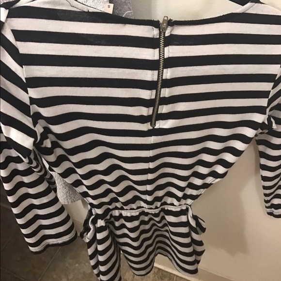 Cute Black & White shirt! - Picture 2 of 4