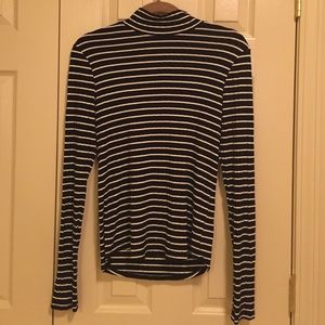 Stretchy striped turtleneck