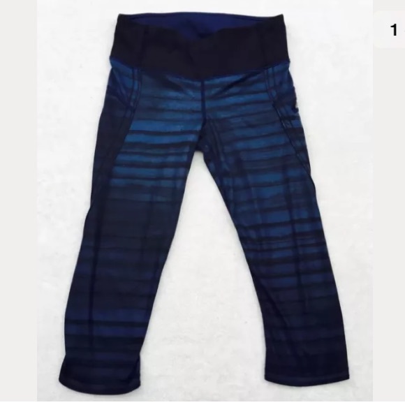 Lululemon Navy Blue/Black Capri Leggings, Size 4