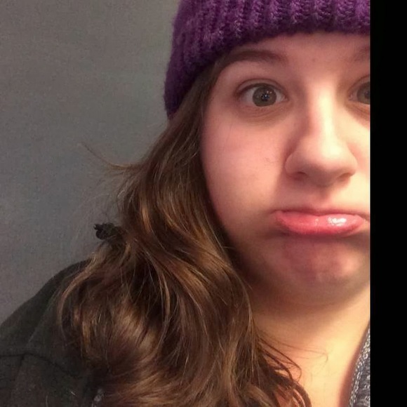 Meet your Posher, Lia