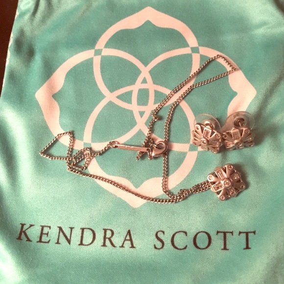 Kendra Scott set.