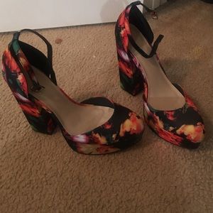 Beautiful floral pumps.
