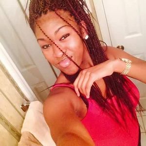 Meet your Posher, Alexis