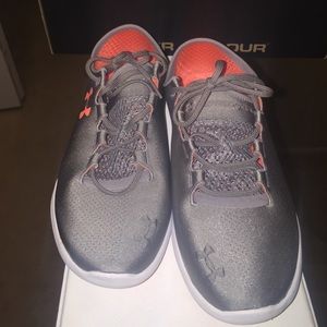 Women's studio shoes