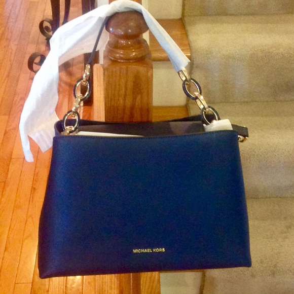 Michael Kors Portia large Saffiano bag. New. - Picture 3 of 4