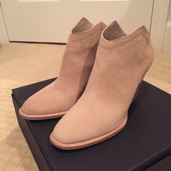dolce vita tan booties