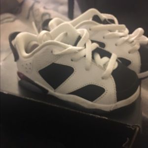 Toddler Jordan retro 6 size 7c