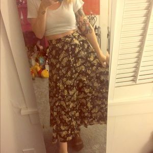 Vintage floral maxi skirt with buttons