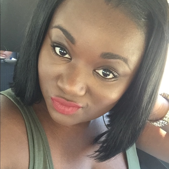 Meet your Posher, Jessica - Picture 1 of 1