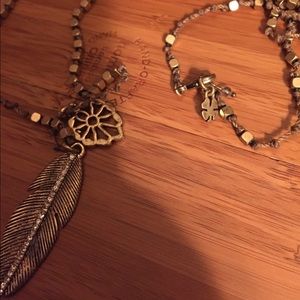 Lucky brand gold feather costume necklace