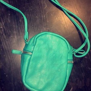 SMALL TURQUOISE PURSE!