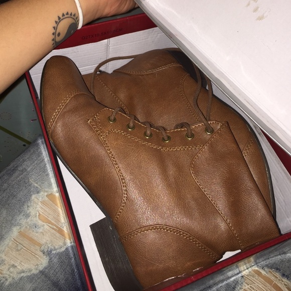 Brown boots from Windsor