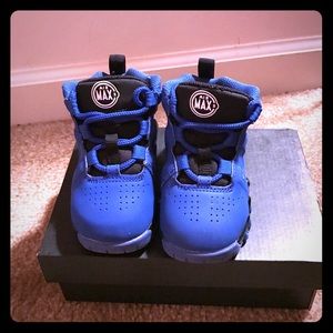 Sold Baby size  6 Jordan 1 retro high new