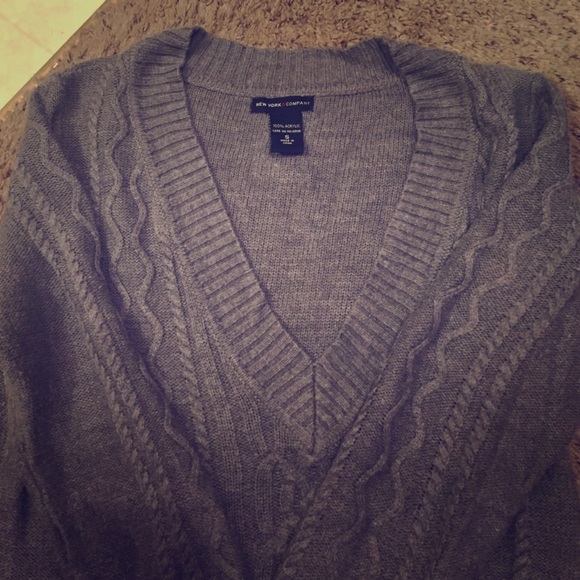 New York & Company V-neck Sweater