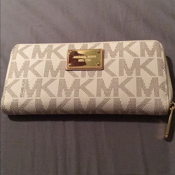 Michael Kors wallet