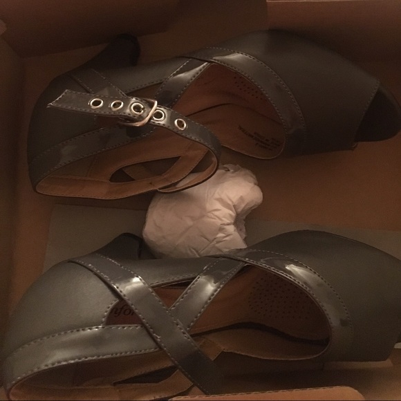 Heels - Picture 1 of 3