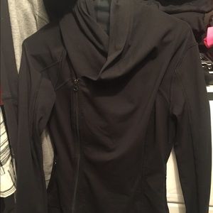 SOLD. Lululemon Bhakti yoga jacket size 6 EUC