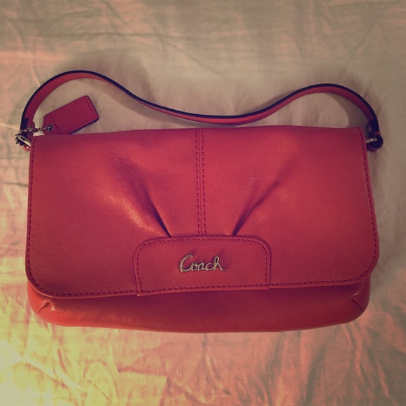 Coach purse - Picture 1 of 2
