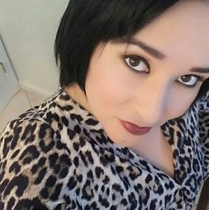 Meet your Posher, Ana