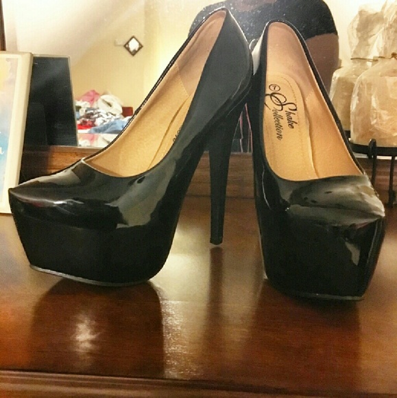 Shake Collection "Anny" Pumps.