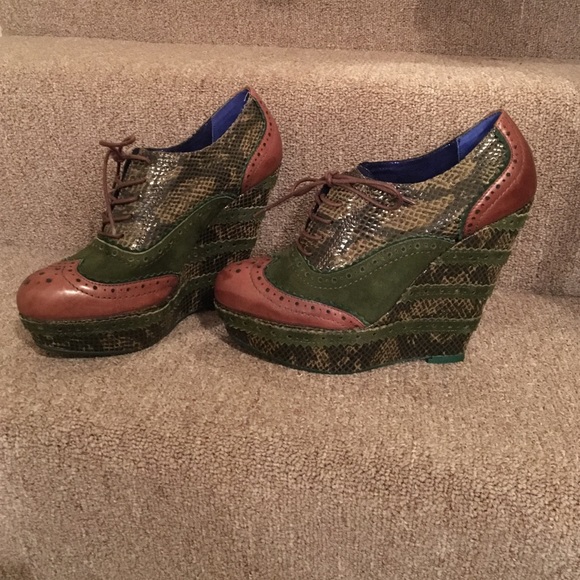 *WOMEN'S SHOES*