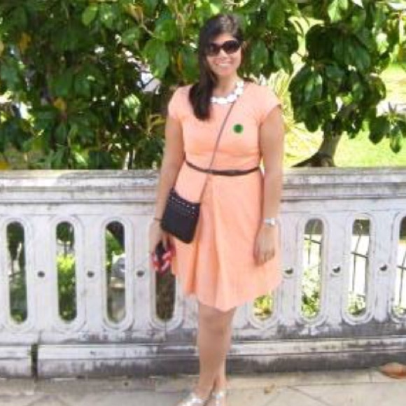 $10 or 3/$20 Stunning Keyhole Back Dress!
