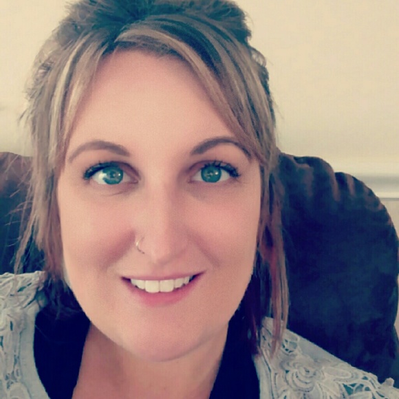 Meet Your Posher Brooke - Picture 2 of 2