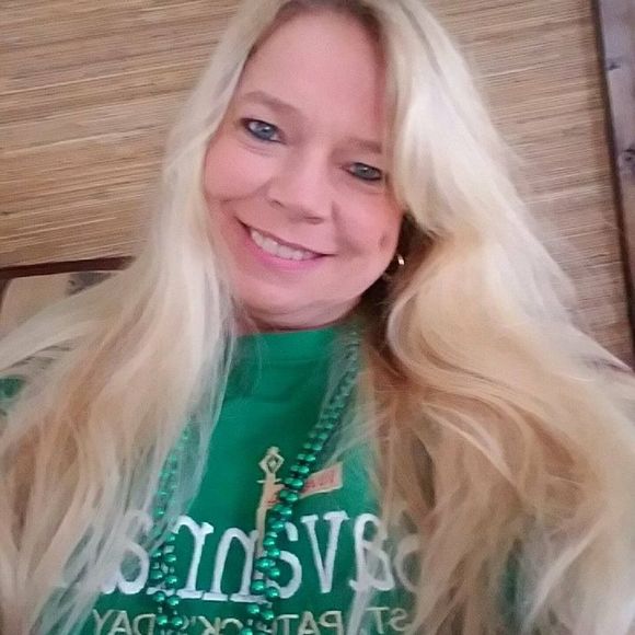 Meet your Posher, Traci - Picture 1 of 1