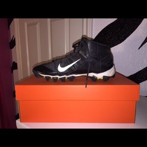 NWOT Nike Alpha boys cleats