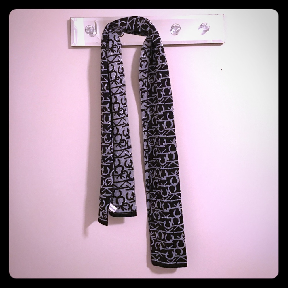 NWOT Calvin Klein reversible scarf