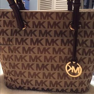 Michael Kors Signature Tote