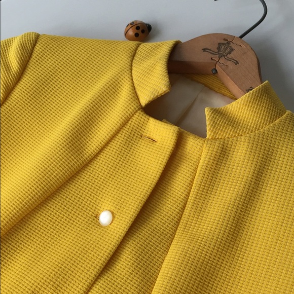 Vintage Light weight Yellow Blazer /shirt - Picture 1 of 3