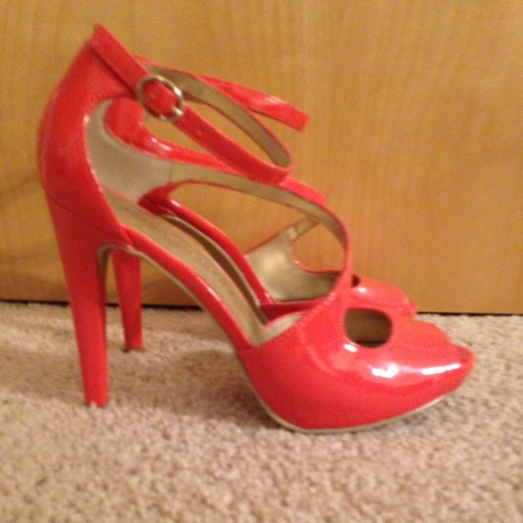 Audrey Brooke choral heels