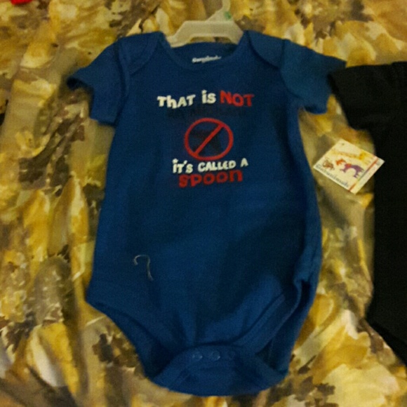 2 onsies - Picture 1 of 4