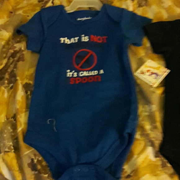 2 onsies - Picture 3 of 4