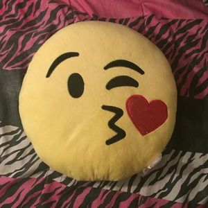 Small Emoji Kissy Face Pillow!😘 #poshholiday