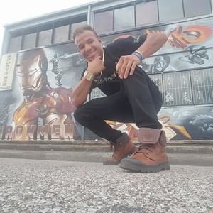 Meet your Posher, Devon