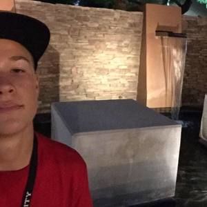 Meet your Posher, Dylan