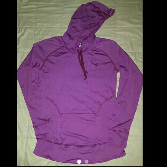 *SOLD on Merc@ri* Women Under Armour hoodie