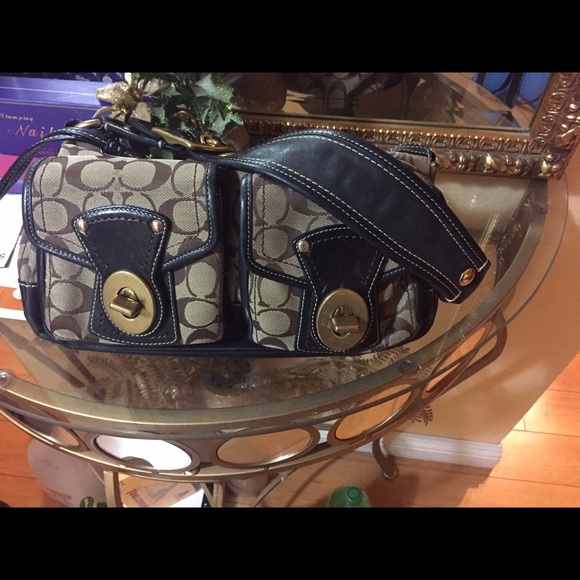 Coach purse - Picture 1 of 4