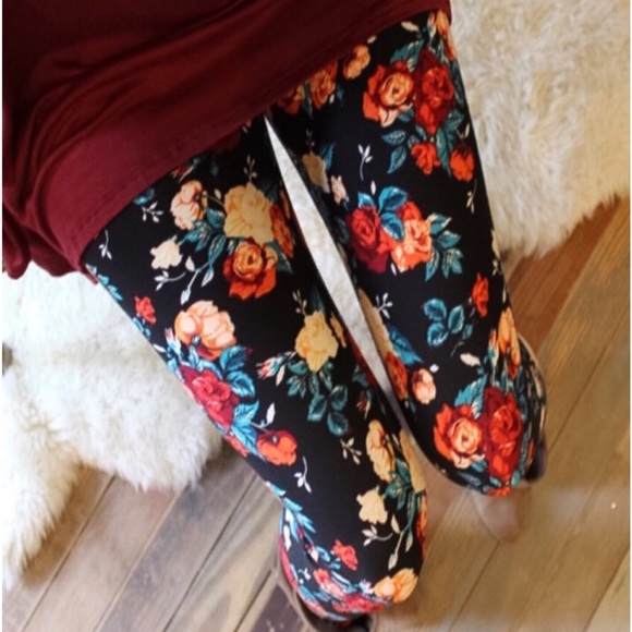 Rose Print Floral Leggings - Picture 2 of 3