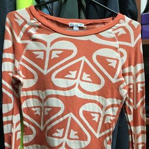 Roxy long sleeve top. Used condition. Size L