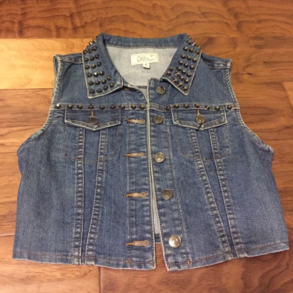 Jean cropped vest w/ studs, size M! - Picture 1 of 3