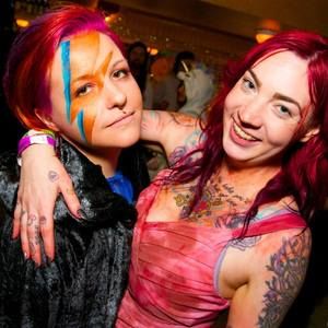 Meet your Posher, Caitlin