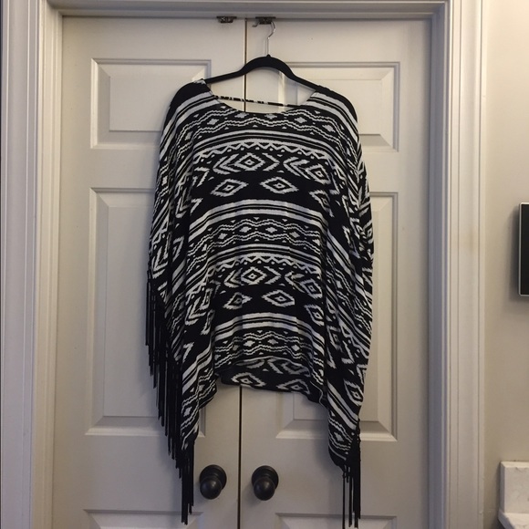 NWT Fringe Top - Picture 1 of 3