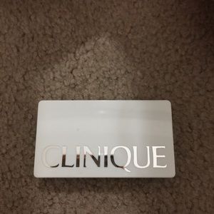 Brand new Clinique eyeshadow mini palette